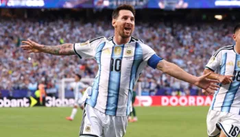 “Hat-trick” historik i Messit nën “lupë”. Efekt prej 0.8 metrash, 16.8 rrotullime në sekondë dhe 109.4 km/orë