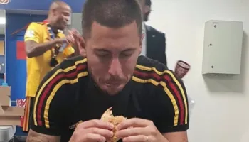 Hazard lançon linjën e tij të hamburgerëve, 15 vite pas “burger-gate” që tronditi Belgjikën