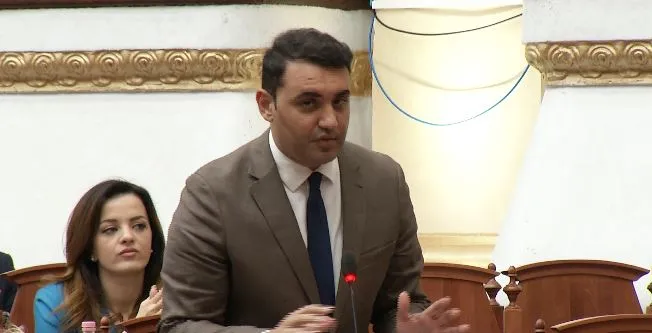 Heqja e non-gratës, Këlliçi: Një padrejtësi e madhe u zhbë, Rama në burg, Berisha në Uashington