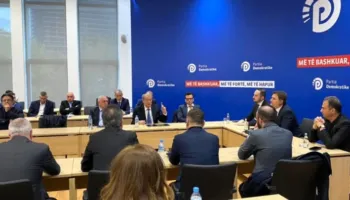 Heqja e non gratës së Berishës, zbardhen mesazhet në WhatsApp të grupit të PD (FOTO)