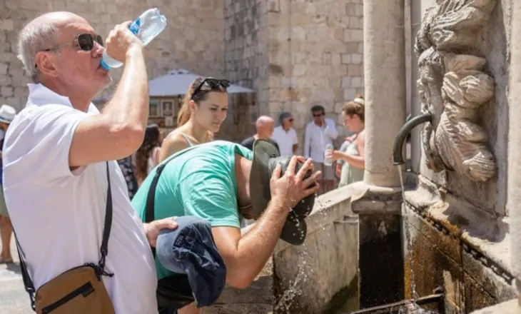 “Hidratim dhe shmangie të ekspozimit gjatë pikut”, ISHP apelon: Si të ruheni nga ditët e nxehta