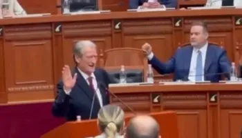 Hiqet non grata e Berishës/ Vasili: Legenat rilindas marrin arratine!