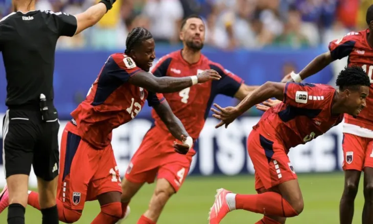 ‘Hirushja’ e Botërorit, ndal 2-2 Uruguain dhe shkruan historinë