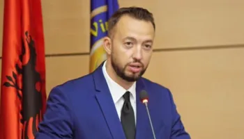 Hitaj: Nëse protesta vazhdon edhe dy javë, PS dhe PD do luftojnë për vendin e dytë në Tiranë