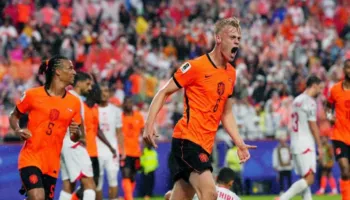 Holanda fitoi 1-3 kundër Tunizisë