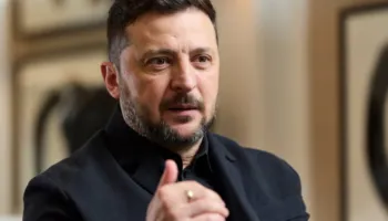 “Humbjet e Moskës po rriten dita-ditës”/ Zelensky sfidon Putin, presidenti ukrainas për ‘The Guardian’: Rusia po izolohet ndërkombëtarisht