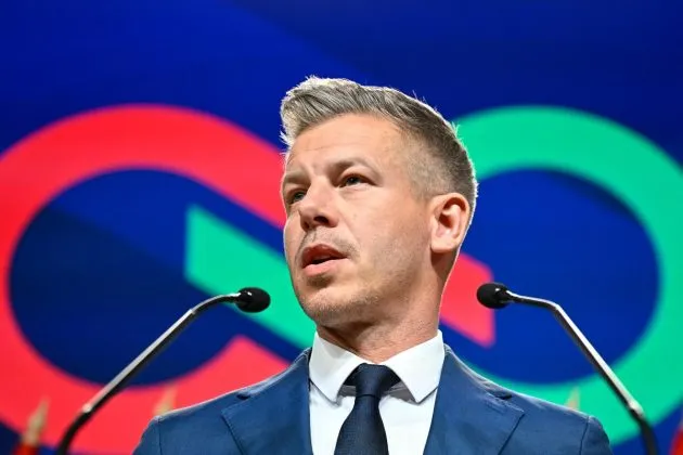 Hungari, qeveria do të ndryshojë kushtetutën për të lejuar shkarkimin e presidentit