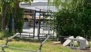 I mituri humbi jetën në pishinë, arrestohet pronari i kompleksit në Gjirokastër, shoqërohen 7 persona