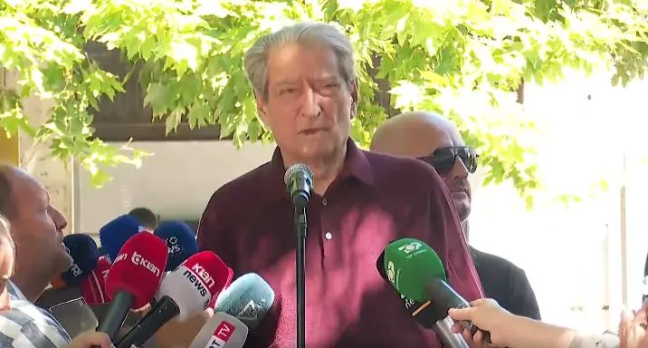 “I them Edi Ramës, mos harro ta kanë prerë biletën”/ Protesta madhështore, Berisha: Punë ditësh do të largohet