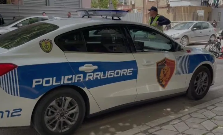 I vuri thikën në qafë policit të rrugores që ishte në detyrë, në pranga autori! Efektivi: Më erdhi nga pas!
