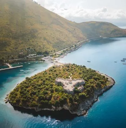 Ikën Porto Palermo, a po i fal Edi Rama një tjetër pronë miqve të tij? Meçollari ngre alarmin, ushtria shqiptare…
