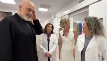 Inaugurohet Materniteti “Mbretëresha Geraldinë”, Rama: Pastërtinë e bluzave tuaja të bardha, nuk i ndyjnë dot