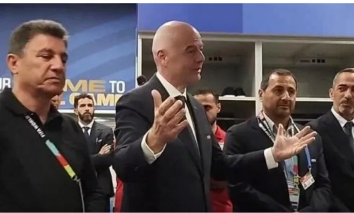 Infantino befason kombëtaren e Iranit dhe shkon në dhomën e zhveshjes, pas ndeshjes së parë në Kupën e Botës 2026