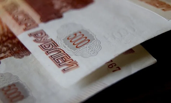 Irani do të hapë bordin e tregtimit të rublës, ndërsa shefi i bankës qendrore viziton Moskën