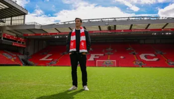 Iraola zyrtarizohet te Liverpool, nuk i fsheh dot emocionet: Nuk mund të ketë asgjë më tërheqëse sesa të drejtosh këtë klub