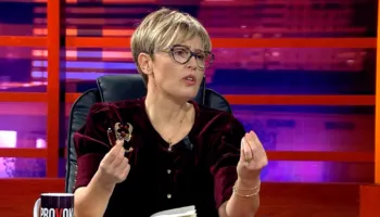 Irena Beqiraj shpërthen ndaj Baton Haxhiut: Ushtar i propagandës