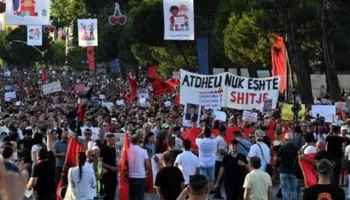 Ish-deputeti i Ramës, në mbështetje të protestave: Frymëzuese! E ardhmja varet nga…