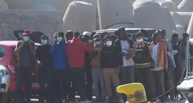 Ishin nisur nga Libia/ Greqia përballet me valë të re migrantësh, mijëra persona shpëtohen pranë Kretës