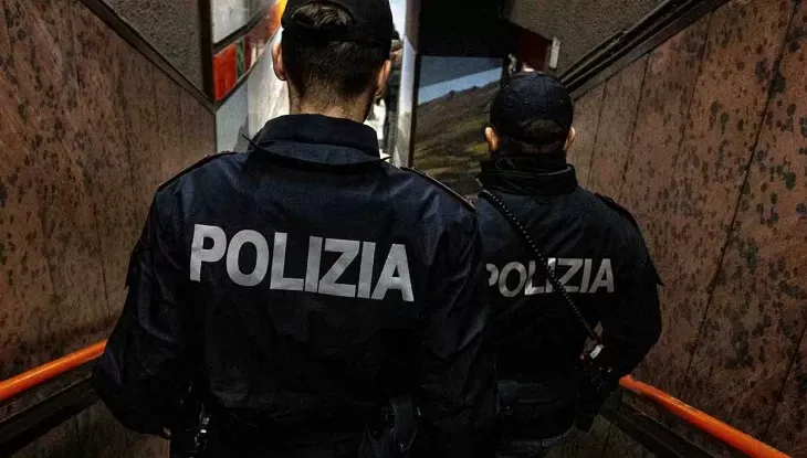 Itali/ Fshehu 1 kg kokainë në lavatriçe dhe deodorantë, arrestohet 22-vjeçari shqiptar
