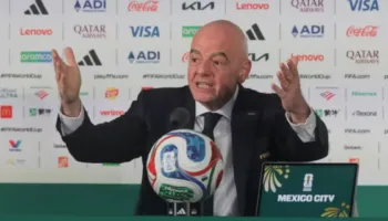 Italia jashtë Botërorit, Infantino ironizon: Kualifikohesh me 64 skuadra, ose ndoshta me 208…