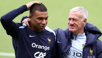 “Italia le të marrë një trajner italian”/ Mbappe elozhe për Deschamps: Nuk e shoh dot në një kombëtare tjetër, ta fitojmë Botërorin për të