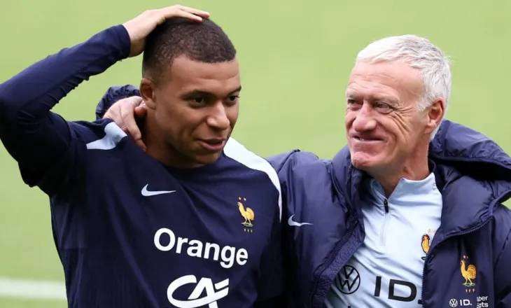 “Italia le të marrë një trajner italian”/ Mbappe elozhe për Deschamps: Nuk e shoh dot në një kombëtare tjetër, ta fitojmë Botërorin për të