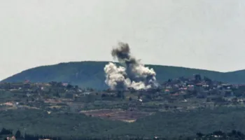 Izraeli bombardon 150 pozicione të Hezbollahut në Liban