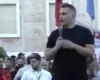 Ja ushtria e berishistëve që po kap mikrofonin në protestë, punonjësit e Zenit tentojnë të marrin drejtimin e…