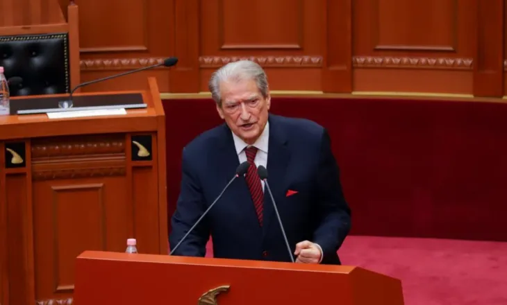 ‘Janë të rinj shqiptarë…’! Berisha ‘krah’ protestuesve: Kërkoj urgjentisht debat me Ramën