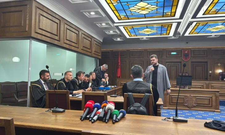 “Jo dinjitoze qëndrimi në kafazin e xhamit”, Erion Veliaj nuk merr pjesë në gjyq/ Shtyhet seanca në GJKKO ndaj kryebashkiakut