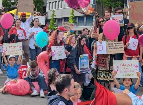 Jo vetëm SHBA, Gjermania, Italia e Britania/ Shqiptarët e Zvicrës protestë masive: Rama të hapë dorëheqjen!