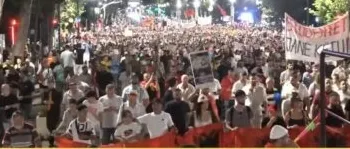 “Ju erdhi fundi, Rama jepe dorëheqjen”/ Vazhdon marshimi në rrugët e Tiranës: S’ka kthim pas