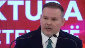 Kabllot ajrore drejt zhdukjes, ministri Demo prezanton planin për modernizimin e infrastrukturës urbane
