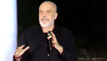 “Kam gojë unë dhe për flamingot”, Rama: I parkojnë makinat në rërë dhe pastaj protestojnë