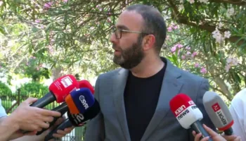 Kaosi në Kuvend, Bardhi: Seanca drejtohej me SMS, nga Balla te Peleshi! Po përpiqen të peshkojnë një deputet për…
