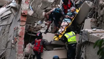 Katastrofë biblike në Venezuelë, mbi 55 mijë persona të zhdukur, thirrje për ndihmë nga rrënojat