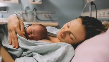 Katër fakte të habitshme rreth lindjeve të dyta