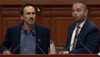 “Ke zaptuar oborrin e shkollës ‘Koto Hoxhi’”, Bido sherr me Muçin: Je fëmijë oligarku!