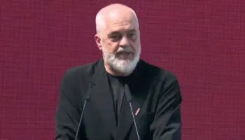 “Kemi hapur garën për aeroportin e Gjirokastrës”, Rama batuta me përfaqësuesit e kompanisë ajrore: S’iu falënderoj…