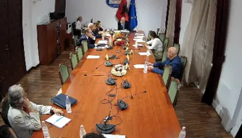 Kërcënohet deputetja Koçeku? Hasani debate me Vokshin: Nëse ndihet e kërcënuar, t’i drejtohet organeve kompetente