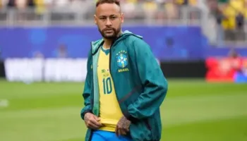 Kishte parashikuar saktë fituesit e 3 edicioneve të fundit, Neymar tallet me të: “Provoje në Botërorin e ardhshëm”