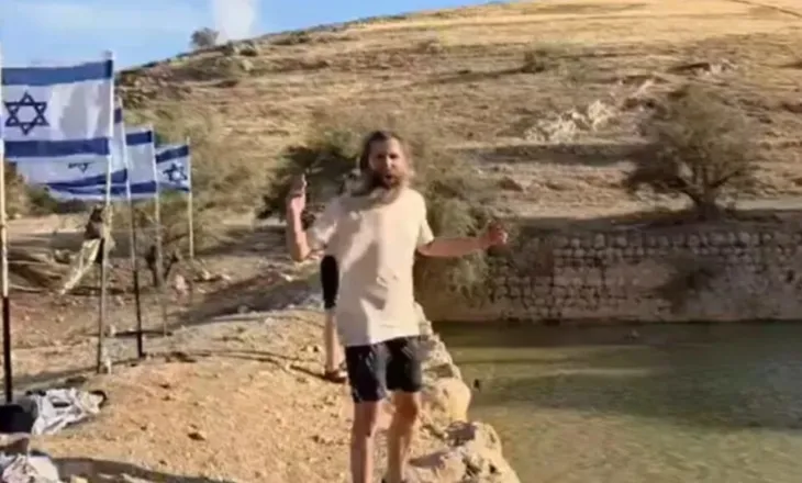 Kolonët izraelitë devijojnë ujin e palestinezëve dhe shndërrojnë një zonë arkeologjike në pishinë turistike