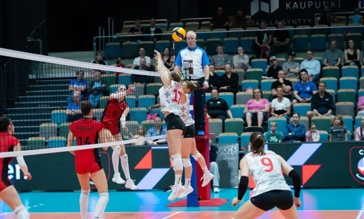Kombëtarja e femrave zhgënjen në Rumani, humbet 3-0 ndaj vendaseve në Ligën Europiane të Volejbollit