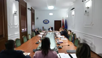 Komisioni i Ligjeve rrëzon nismat për monopatinat dhe përjashtimin nga taksat për 5 vitet e para të makinave elektrike