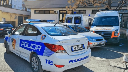 Krim brenda familjes në Kurbin, vajza vret të ëmën me thikë