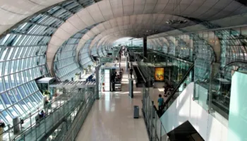 Krim brutal në Tajlandë, 17-vjeçarja gjendet e vdekur në valixhe, arrestohet 46-vjeçari në aeroport