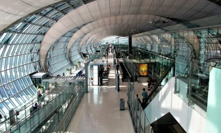 Krim brutal në Tajlandë, 17-vjeçarja gjendet e vdekur në valixhe, arrestohet 46-vjeçari në aeroport