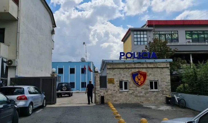 Krujë/ Grabitet me armë një pikë karburanti