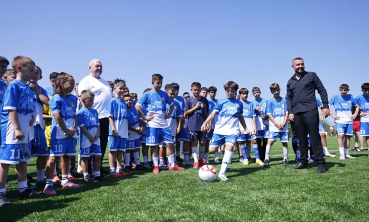 Kryeqytetit iu shtua sot një tjetër terren modern futbolli (VIDEO)