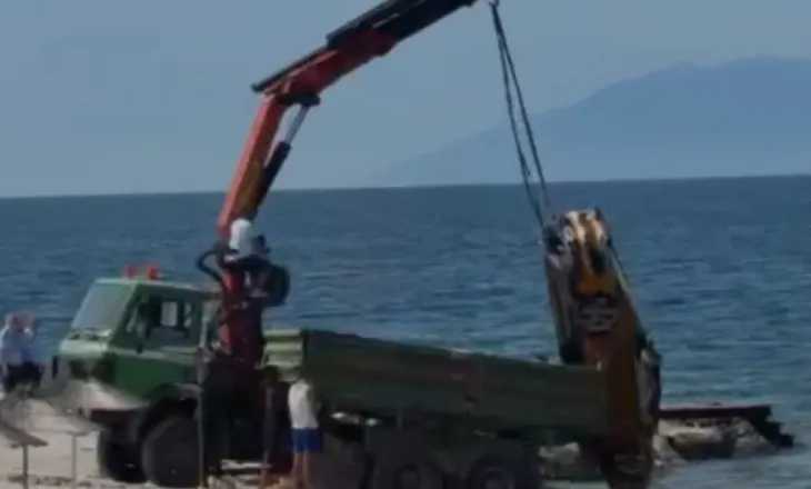 Ksamil/ Nxirret nga deti jet ski-ja e 22-vjeçarit që humbi jetën pas përplasjes me skafin e Policisë Kufitare